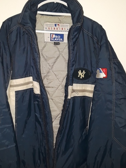 Mens NY Yankees jacket - Picture 4 of 4
